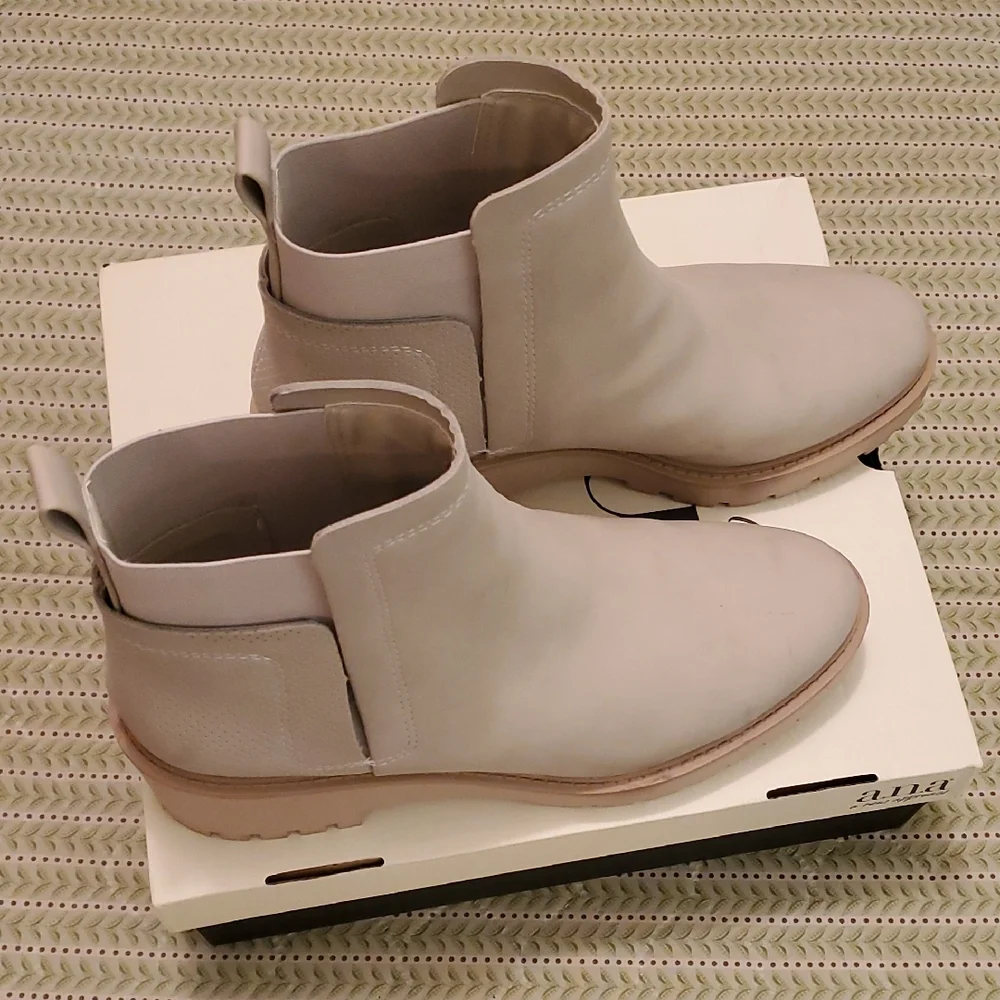 a.n.a Cream Ankle Booties‎ with Elastic Panels